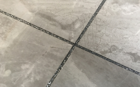 铺卫生间瓷砖几天能干透做美缝